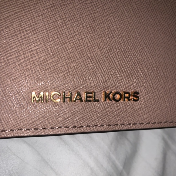 Michael Kors Wallet - Picture 2 of 5